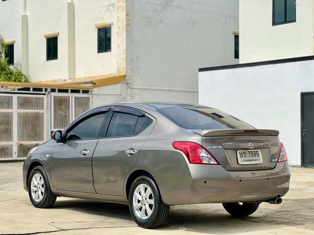 Nissan Almera 1.2V ปี 2012 Nissan Almera 1.2V ปี 2012