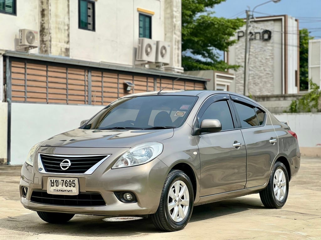 Nissan Almera 1.2V ปี 2012 Nissan Almera 1.2V ปี 2012