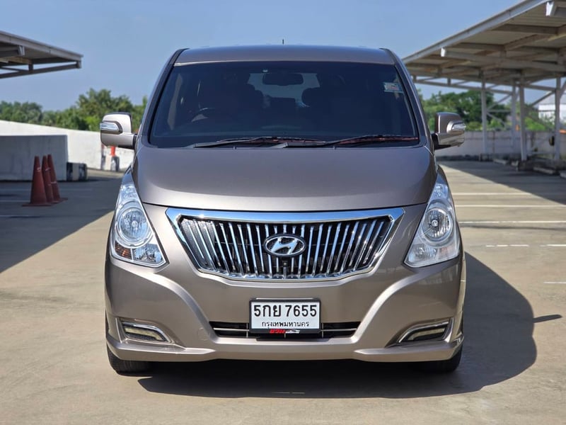 Hyundai H1 Grand Starex 2.54VIP ปี 2016 Hyundai H1 Grand Starex 2.54VIP ปี 2016
