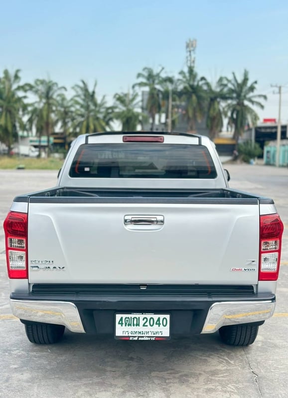 Isuzu Dmax HiLander 2.5 Z Auto ปี 2015  สีเดิม 84,000 กิโล 