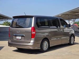 Hyundai H1 Grand Starex 2.54VIP ปี 2016 Hyundai H1 Grand Starex 2.54VIP ปี 2016