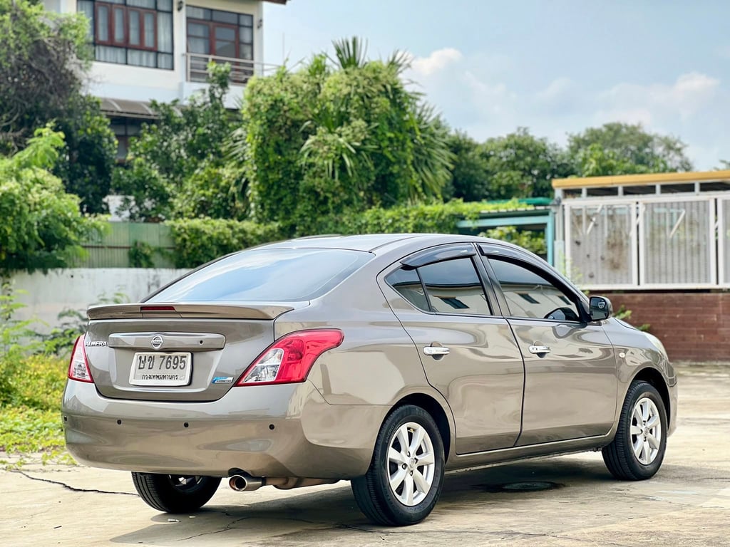 Nissan Almera 1.2V ปี 2012 Nissan Almera 1.2V ปี 2012