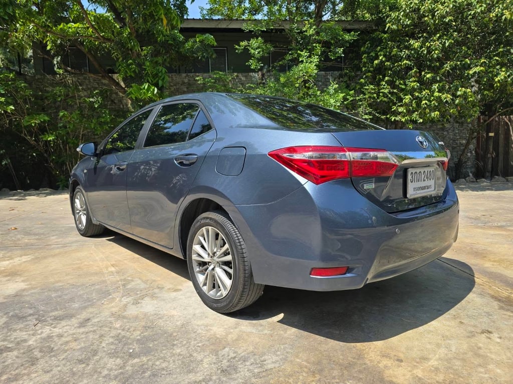 Toyota Altis 1.6 E NGV ปี 2014  ประหยัดสุด CNG โรงงาน