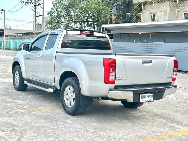 Isuzu Dmax HiLander 2.5 Z Auto ปี 2015  สีเดิม 84,000 กิโล 