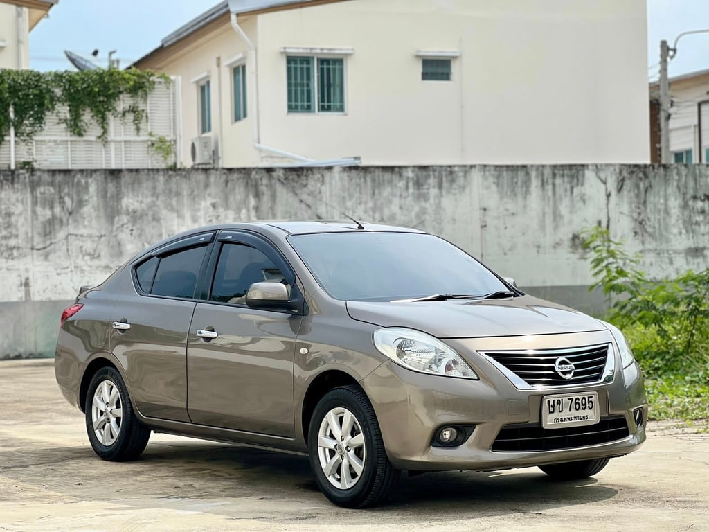 Nissan Almera 1.2V ปี 2012 Nissan Almera 1.2V ปี 2012