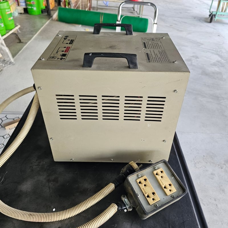 หม้อแปลงปรับแรงดันไฟ (Voltage Step Up & Down Transformer) ยี่ห้อ PUMA