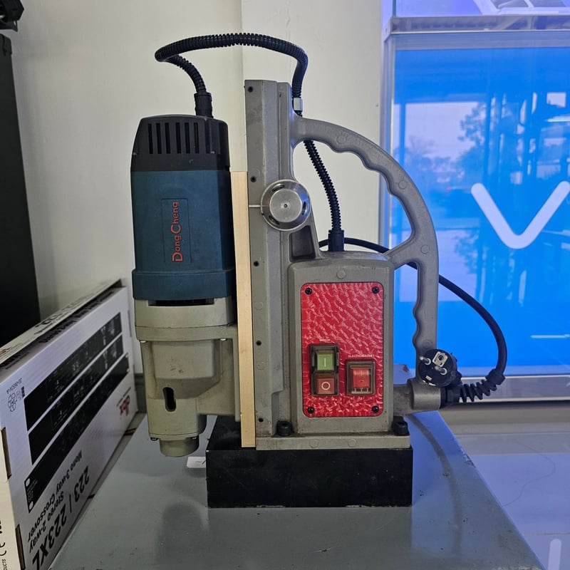 สว่านแท่นแม่เหล็ก Dong Cheng DJC23