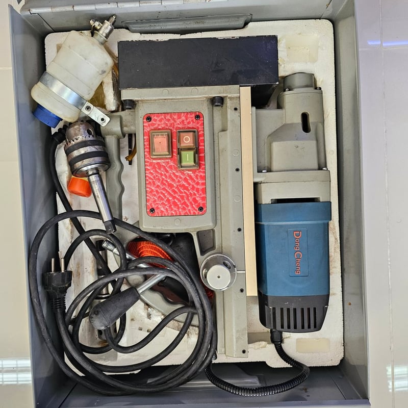 สว่านแท่นแม่เหล็ก Dong Cheng DJC23