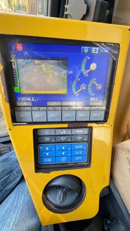 รถแบคโฮ โคมัทสึ 200 สภาพเดิมๆ