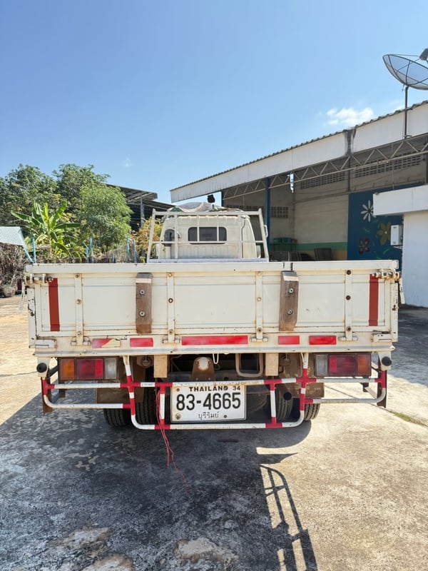 Hino 136hp 6ล้อ กระบะขนาด กว้าง2เมตร ยาว 4.6เมตร สูง 0.4เมตร