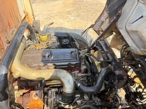 Hino 136hp 6ล้อ กระบะขนาด กว้าง2เมตร ยาว 4.6เมตร สูง 0.4เมตร