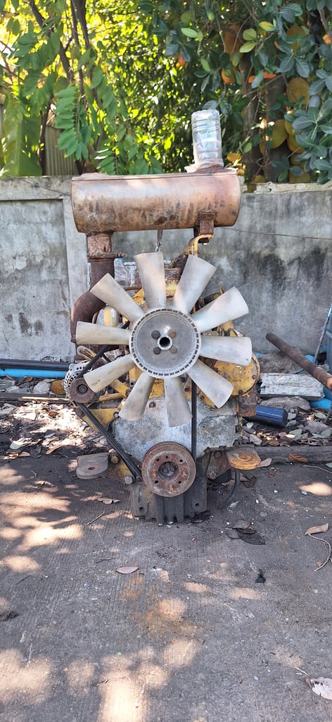 เครื่องยนต์CAT428B