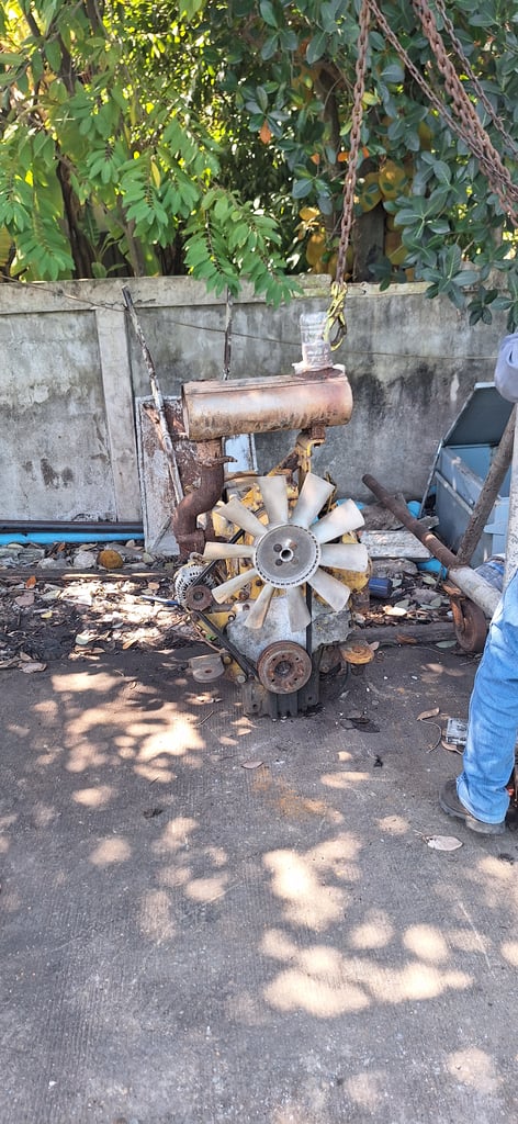 เครื่องยนต์CAT428B