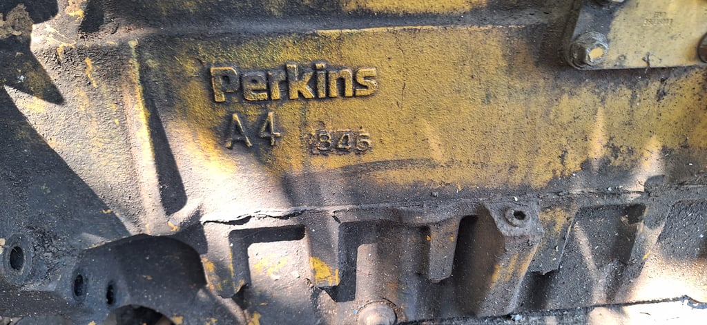 เครื่องยนต์CAT428B