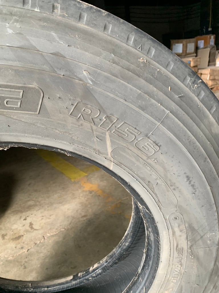 ขายยางรถมือสอง 6 ล้อ  ยี่ห้อ BRIDGESTONE มีทั้งหมด 6 เส้น  ขายยางรถมือสอง 6 ล้อ  ยี่ห้อ BRIDGESTONE มีทั้งหมด 6 เส้น