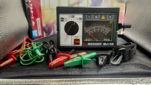 Megger MJ159 เครื่องวัดความต้านทานฉนวน (Insulation Resistance Tester) แบบมือหมุน Megger MJ159 เครื่องวัดความต้านทานฉนวน (Insulation Resistance Tester) แบบมือหมุน