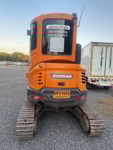 รถขุดไฮดรอลิค ตีนตะขาบ "DOOSAN" รถขุดไฮดรอลิค ตีนตะขาบ "DOOSAN"