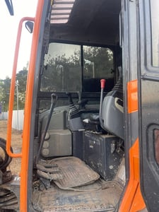 รถขุดไฮดรอลิค ตีนตะขาบ "DOOSAN" รถขุดไฮดรอลิค ตีนตะขาบ "DOOSAN"