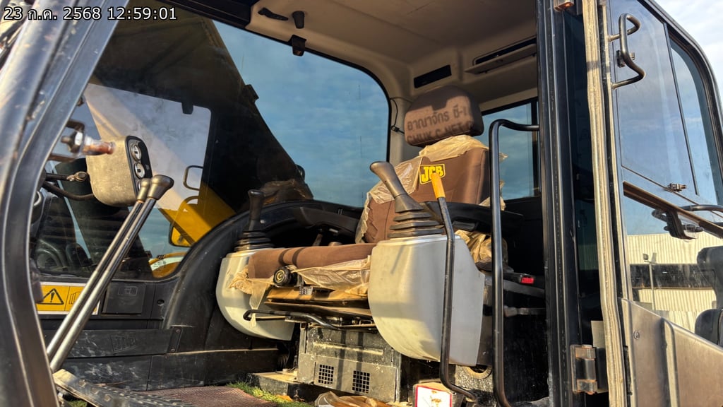 รถขุดไฮดรอลิค ตีนตะขาบ "JCB" JS205SC รถขุดไฮดรอลิค ตีนตะขาบ "JCB" JS205SC