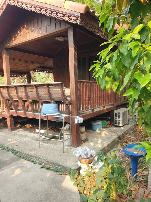 ขายบ้านน็อคดาวน์ไม้สักทั้งหลัง