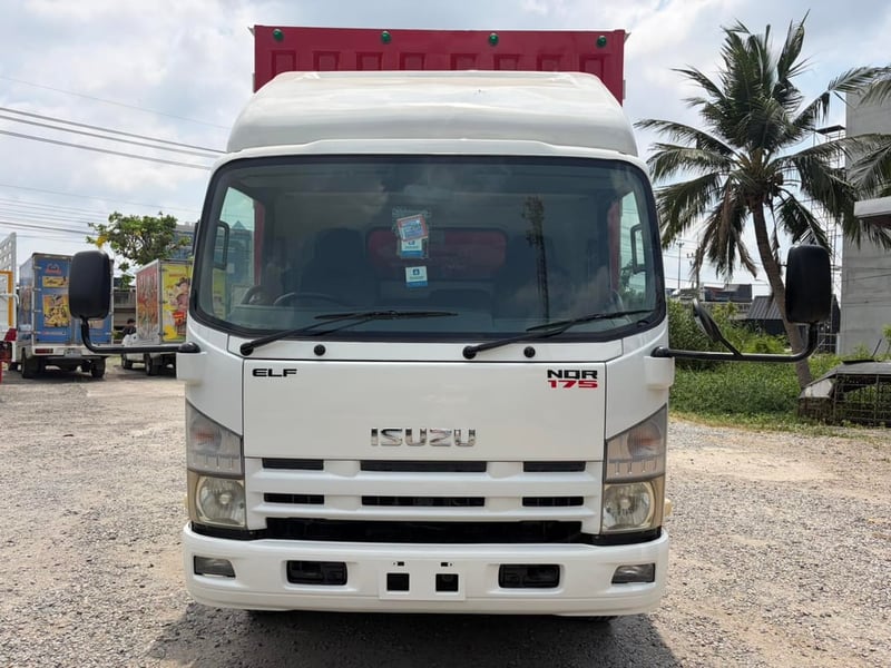 ISUZU NQR 175แรงม้า รถบรรทุก 6ล้อ ตู้แห้ง ปี2014 เลขไมล์น้อยกว่า 50,000 กม.