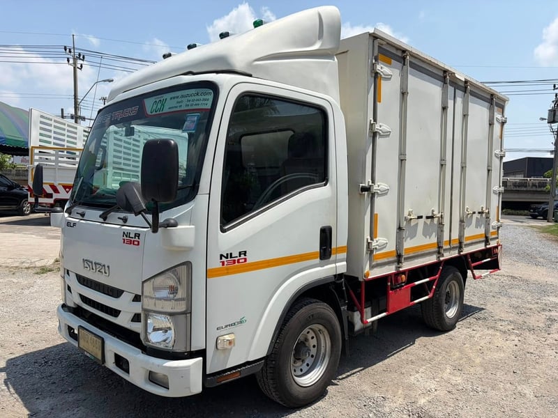 ISUZU NLR 130แรงม้า รถบรรทุก 4ล้อ ตู้แห้ง ปี2021 เลขไมล์น้อยกว่า 50,000 กม.