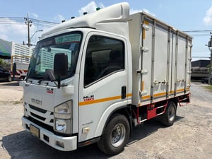 ISUZU NLR 130แรงม้า รถบรรทุก 4ล้อ ตู้แห้ง ปี2021 เลขไมล์น้อยกว่า 50,000 กม.