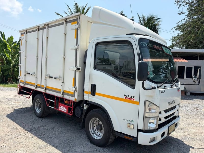 ISUZU NLR 130แรงม้า รถบรรทุก 4ล้อ ตู้แห้ง ปี2021 เลขไมล์น้อยกว่า 50,000 กม.