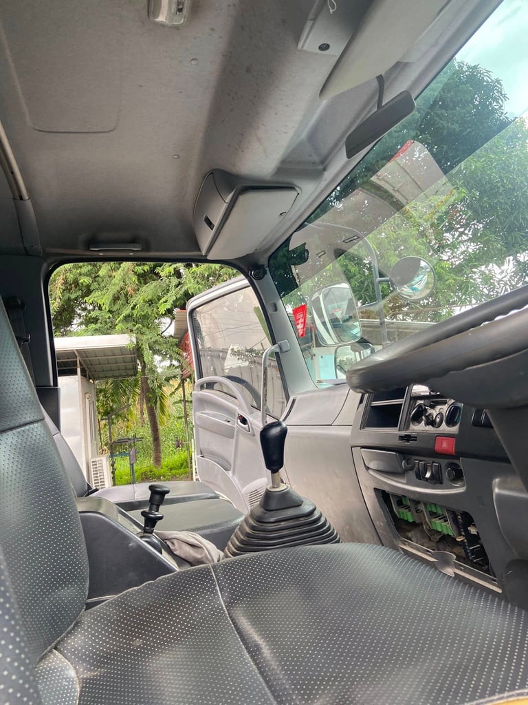 ISUZU FTR 240แรงม้า รถบรรทุก 6ล้อ กระบะเหล็กติดเครน ปี2018 ISUZU FTR 240แรงม้า รถบรรทุก 6ล้อ กระบะเหล็กติดเครน ปี2018