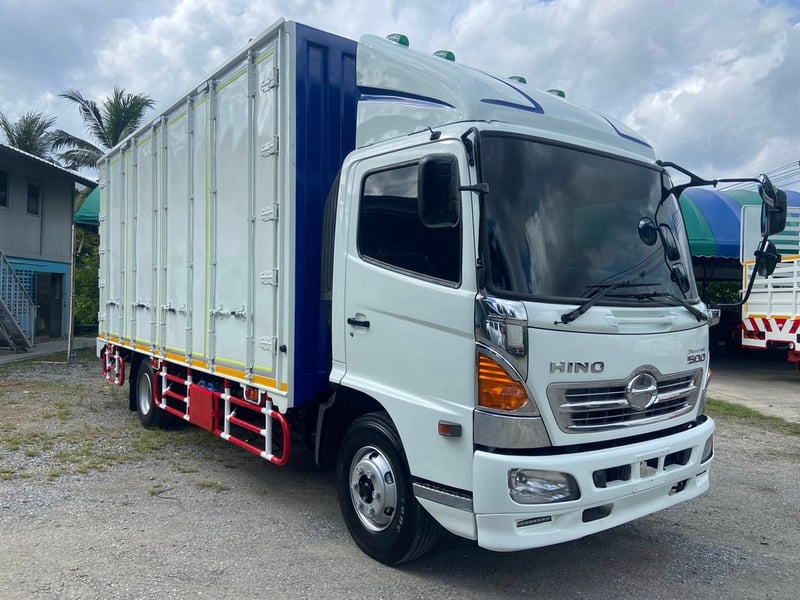 HINO FC 145แรงม้า รถบรรทุก 6ล้อ ตู้แห้ง ปี2017 เลขไมล์ 240,000 กม.