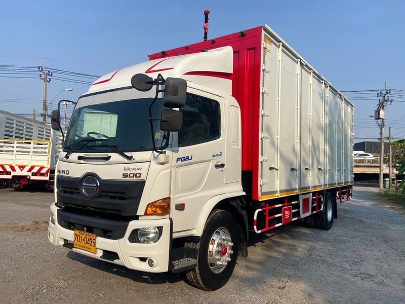 HINO FG 240แรงม้า รถบรรทุก 6ล้อ ตู้แห้ง ปี2017 เลขไมล์น้อย 110,000 กม.