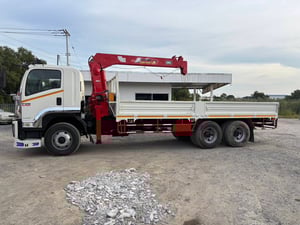 รถสวย สภาพดี พร้อมใช้งาน