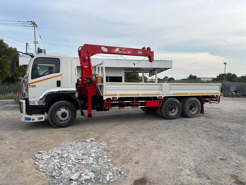 รถสวย สภาพดี พร้อมใช้งาน