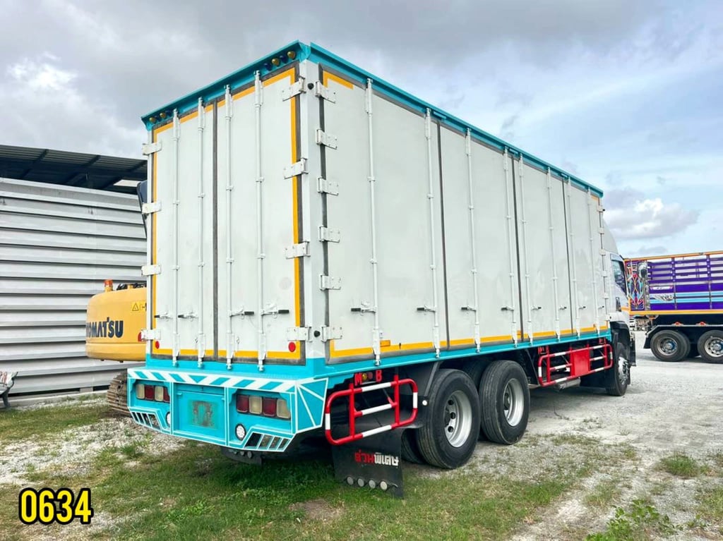 👉 สิบล้อตู้ ISUZU FVM 300แรง ปี 2562  (0634)