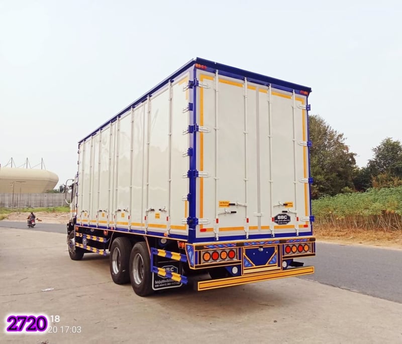 🔺 สิบล้อตู้สิบบาน ISUZU FVM 240 แรง ปี 2560 (2720)