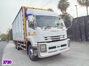 🔺 สิบล้อคอก ISUZU FVM 240 แรง ปี 2560 (2720) 🔺 สิบล้อคอก ISUZU FVM 240 แรง ปี 2560 (2720)