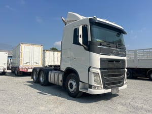 สิบล้อหัวลาก VOLVO FH 440 แรง ปี 2558 (8454)