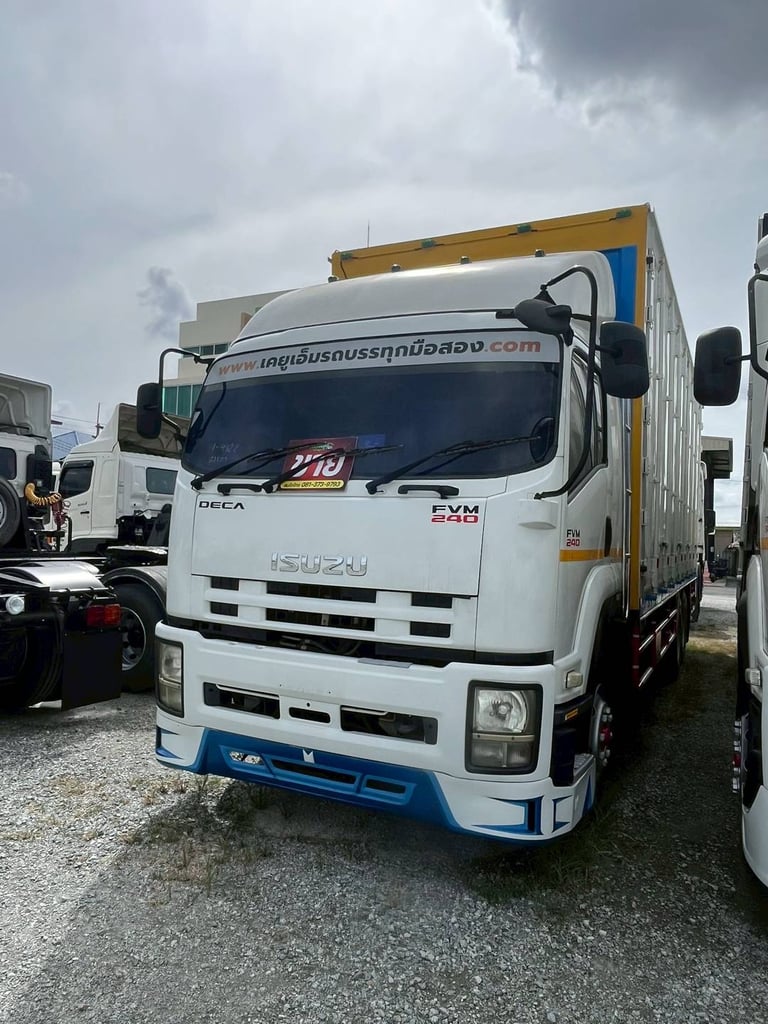 👉 สิบล้อตู้ ISUZU FVM 240 แรง เพลาเดียว ปี56  (4822)