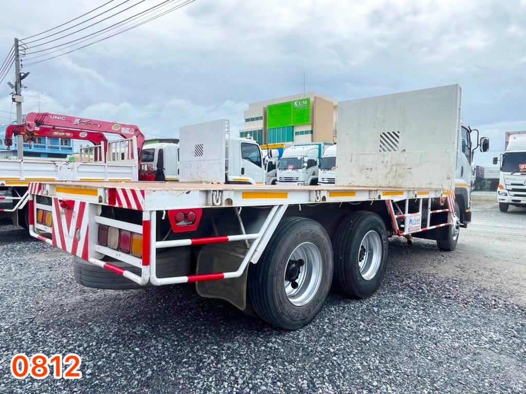 #สิบล้อพื้นเรียบ ISUZU  FVZ 300  แรง ปี 2557  (0812)