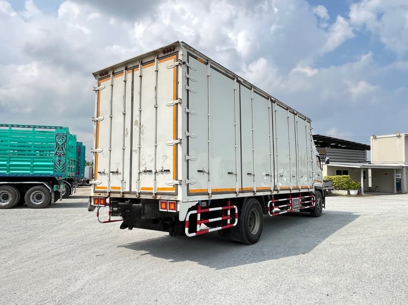 หกล้อตู้สิบบาน HINO FG8J 240 แรง ปี 2561 (4378)