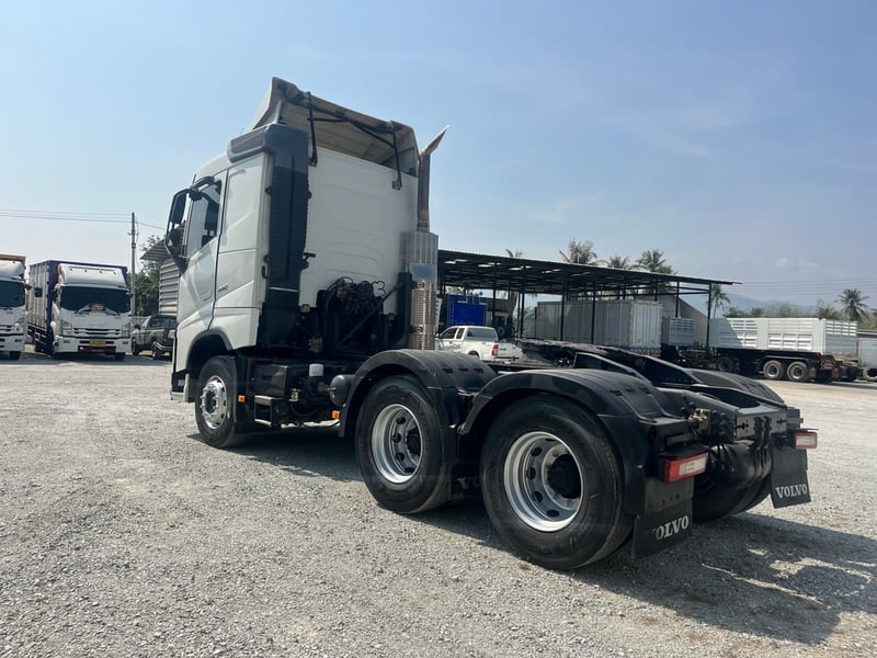 สิบล้อหัวลาก VOLVO FH 440 แรง ปี 2558 (8454)