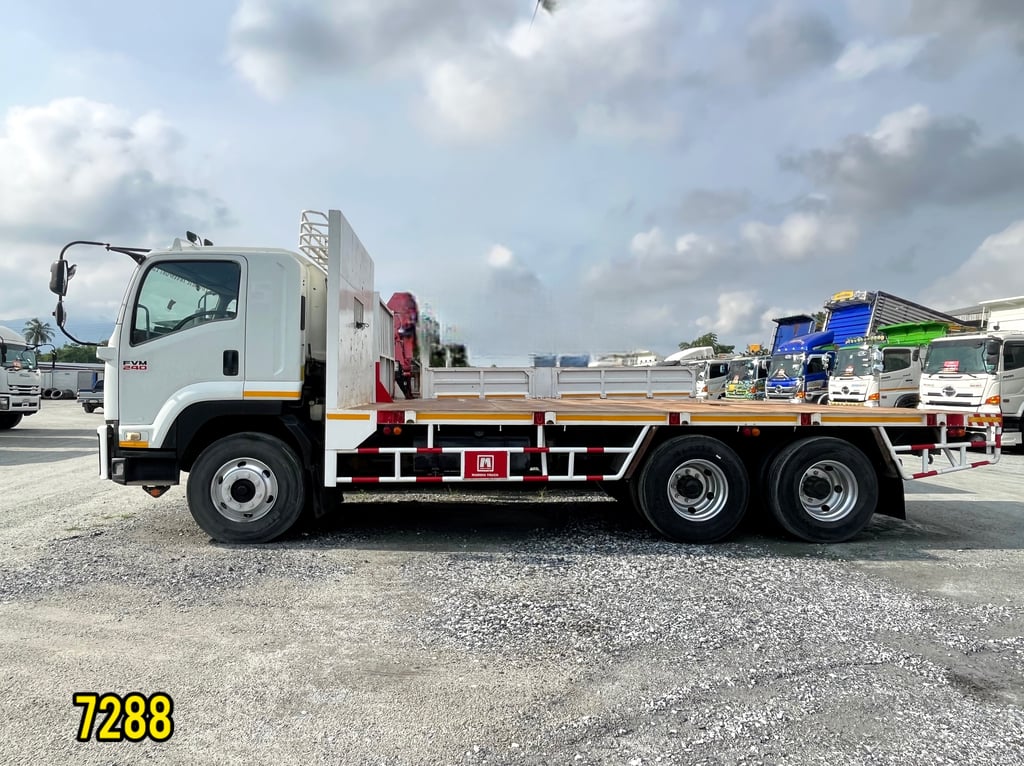 #สิบล้อพื้นเรียบ ISUZU FVM 240  แรง ปี 2556 (7288)