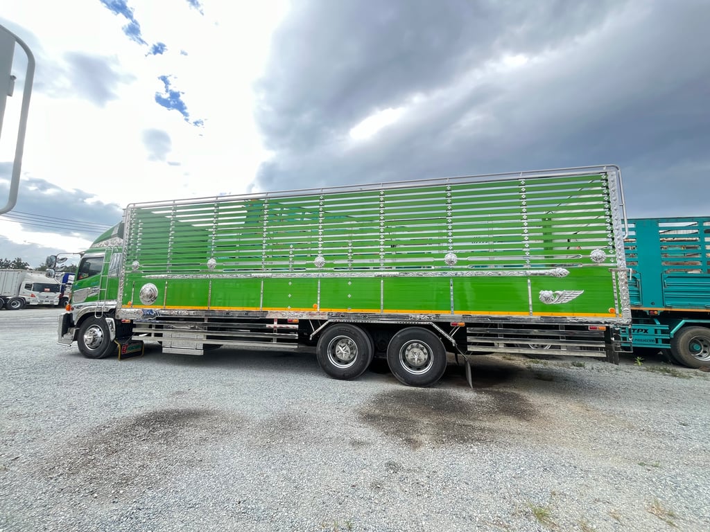 🧡 หกล้อตู้สิบบาน HINO FG8J 212 แรง ปี 2555 (3689) 🧡 หกล้อตู้สิบบาน HINO FG8J 212 แรง ปี 2555 (3689)