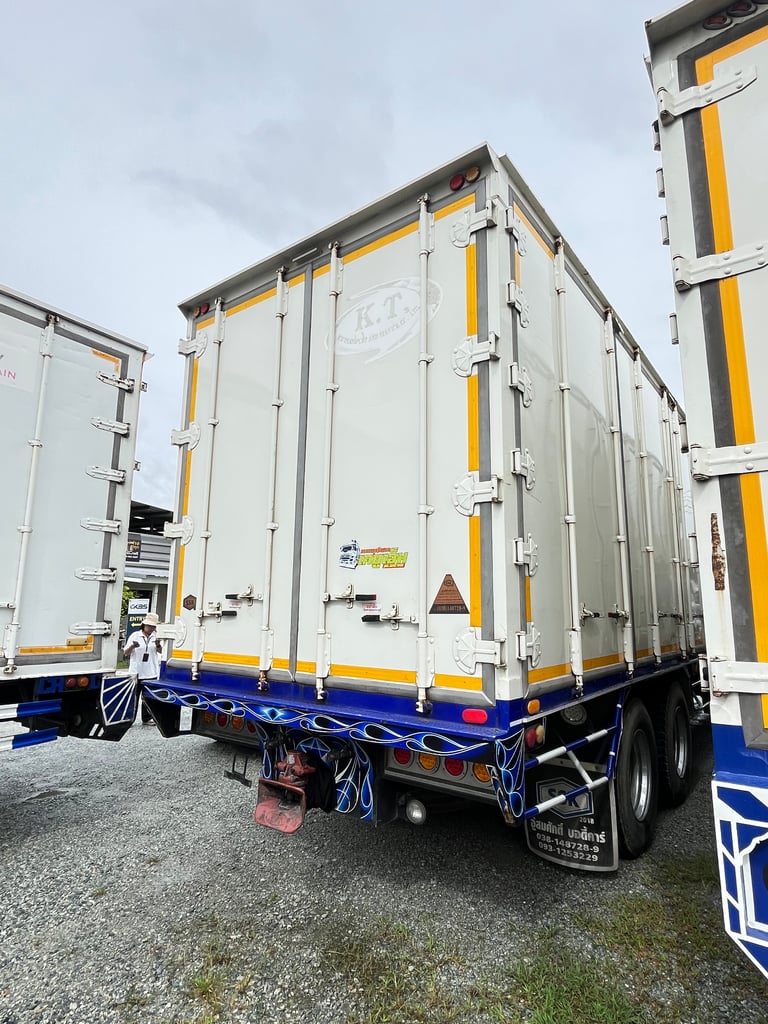 👉 สิบล้อตู้สิบบาน HINO  FL8J 260 แรง ปี 2565  (9027)