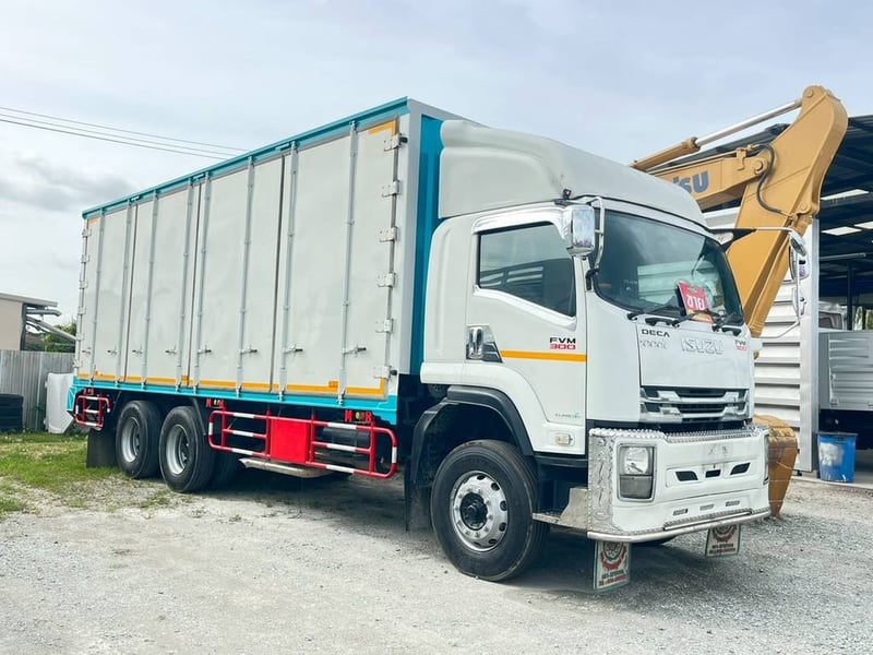  สิบล้อตู้ ISUZU FVM 300แรง ปี 2562  (0634)