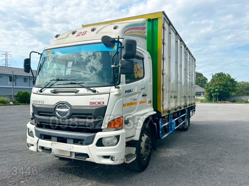 หกล้อตู้สิบบาน HINO FG8J 240 แรงม้า ปี 59 (3446) หกล้อตู้สิบบาน HINO FG8J 240 แรงม้า ปี 59 (3446)