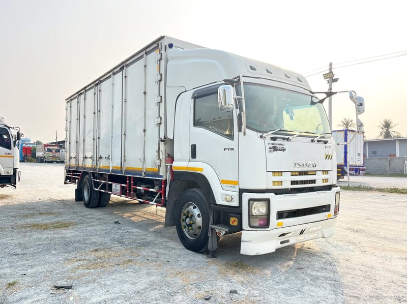 ✔️หกล้อตู้สิบบาน ISUZU FTR 240 แรง ปี 2557  (9785)