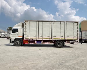 หกล้อตู้สิบบาน HINO FG8J 240 แรง ปี 2561 (4378)
