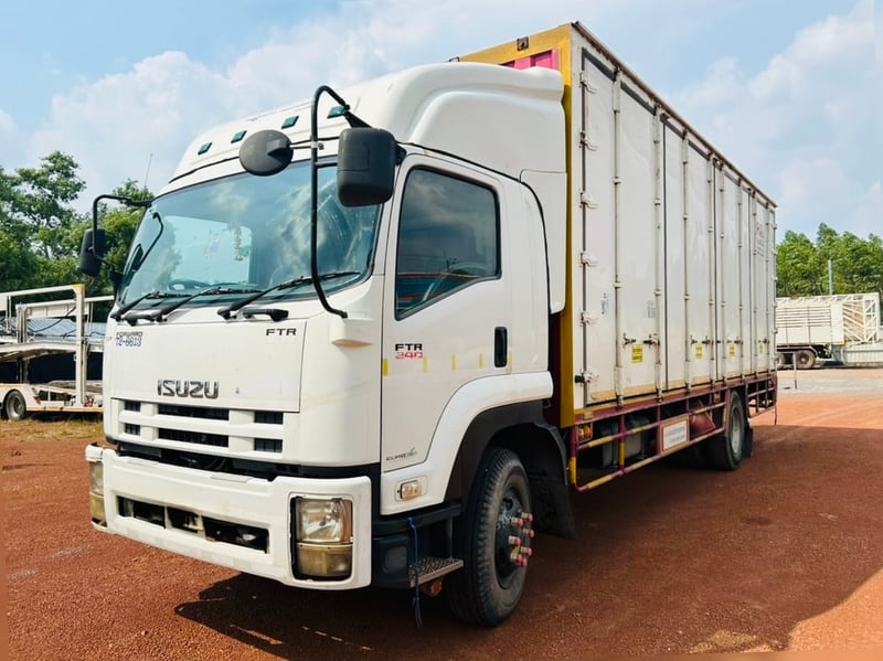 หกล้อตู้สิบบาน ISUZU FTR 240 แรงม้า ปี 59 (6613)