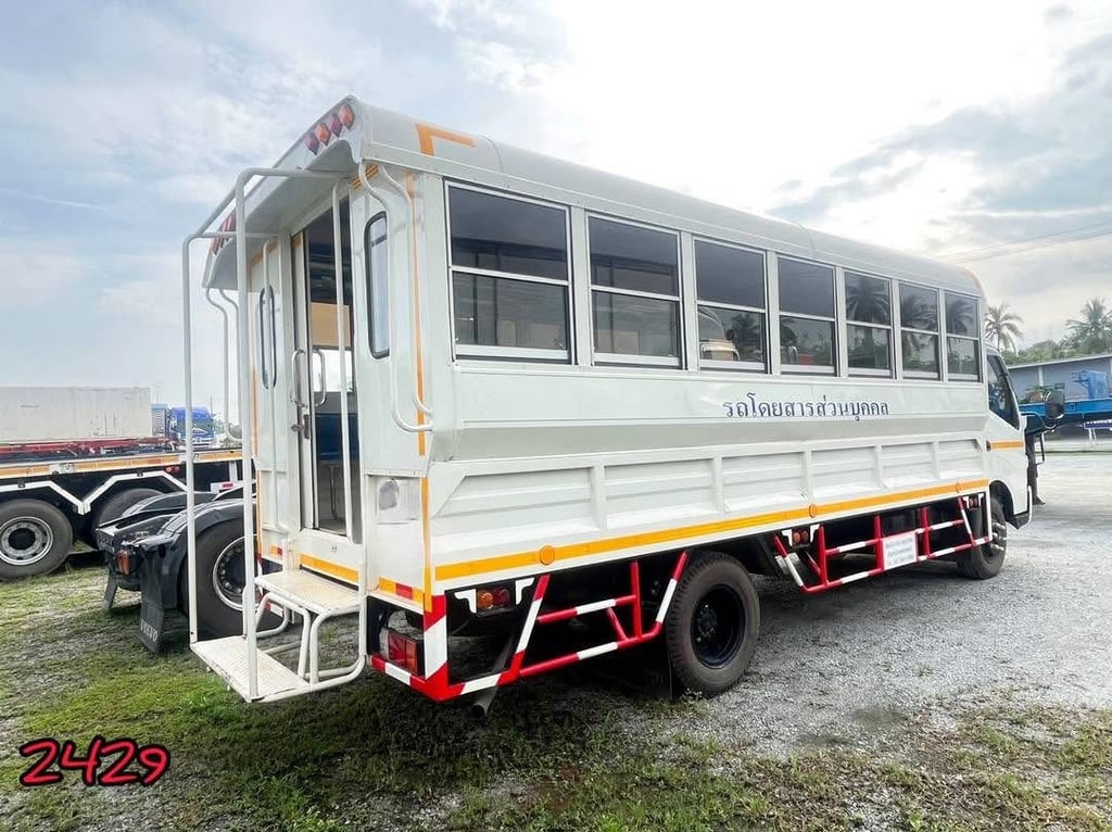 #หกล้อโดยสาร HINO XZU 150 แรง  ปี 2566  (2429)